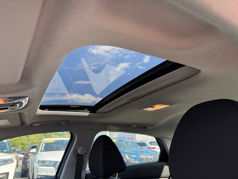 New 2025 Hyundai Elantra SEL image 29