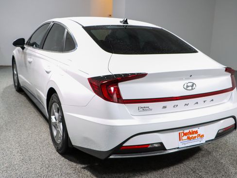 Used 2023 Hyundai Sonata SE FWD image 9