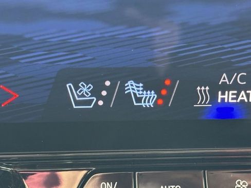 Certified 2024 Chevrolet Blazer EV RS image 35