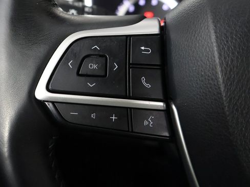 Used 2022 Toyota Highlander XLE image 42