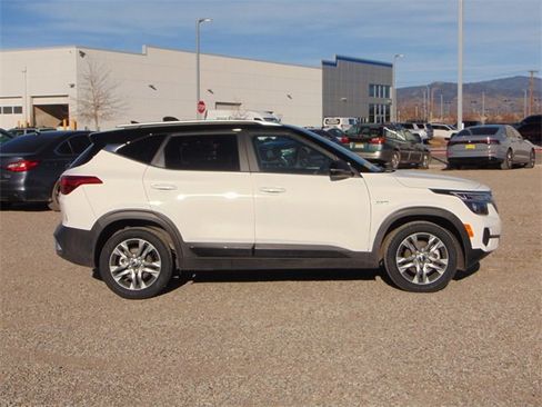 Used 2021 Kia Seltos S image 3
