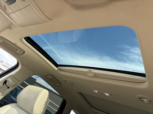 Used 2022 Buick Enclave Avenir image 20