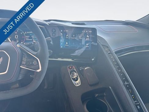 Used 2025 Chevrolet Corvette Stingray Premium Conv w/ Z51 Performance Package image 17