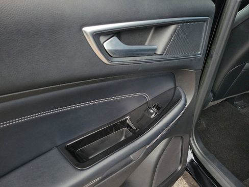 Used 2017 Ford Edge Titanium w/ Equipment Group 302A image 12