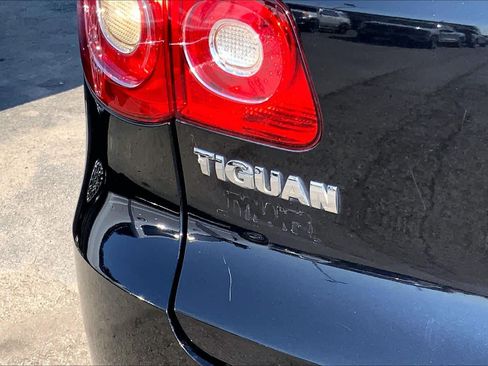Used 2010 Volkswagen Tiguan SE AWD/4WD image 26