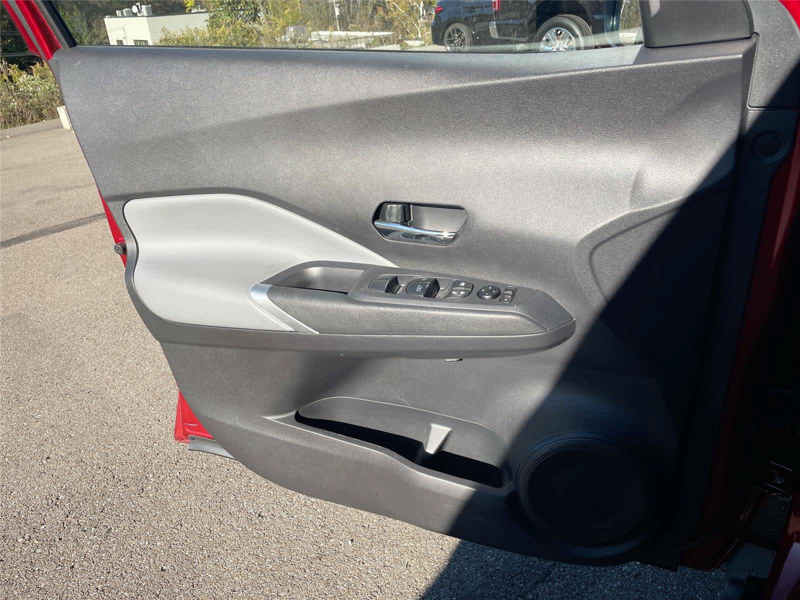 Used 2024 Nissan Kicks SR w/ SR Premium Package FWD image 18