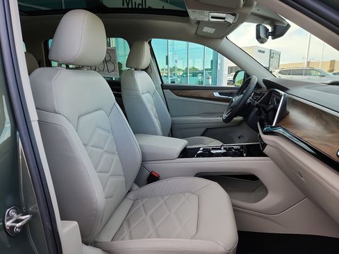 New 2026 Volkswagen Atlas SE image 15