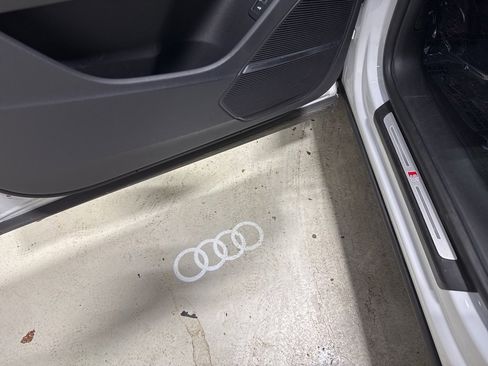 Used 2020 Audi Q8 Premium Plus w/ Premium Plus Package image 16