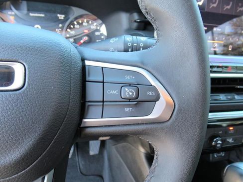 Certified 2024 Jeep Compass Latitude w/ Convenience Group image 18