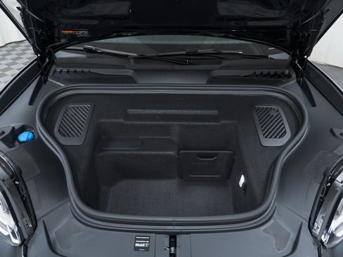 New 2026 Porsche Macan 4 Electric image 12