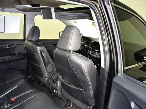 Used 2020 Honda Pilot Touring image 45