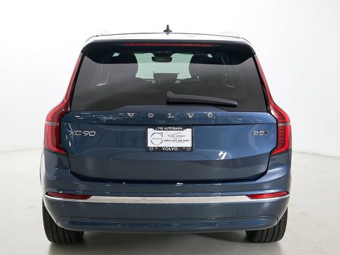 New 2026 Volvo XC90 B5 Plus w/ Protection Package AWD/4WD image 8
