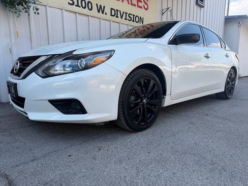 Used 2017 Nissan Altima 2.5 SR w/ Midnight Edition Package FWD image 7