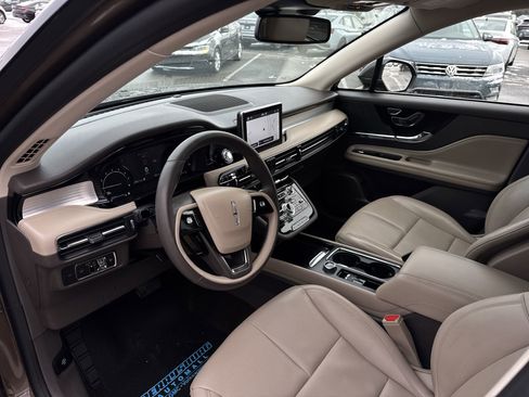 Used 2022 Lincoln Corsair FWD w/ Equipment Group 101A image 10