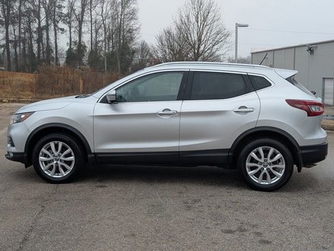 Used 2022 Nissan Rogue Sport SV w/ Technology Package image 12