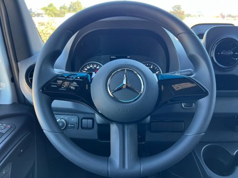 Used 2026 Mercedes-Benz Sprinter 2500 image 23
