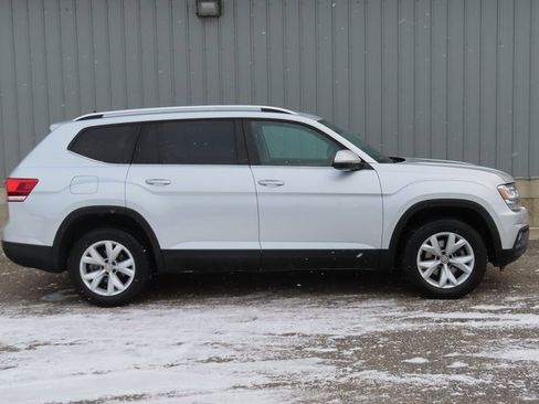 Used 2019 Volkswagen Atlas SE image 2