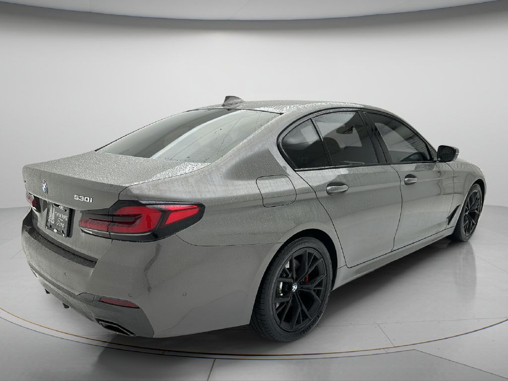 Used 2022 BMW 530i xDrive w/ M Sport Package AWD/4WD image 5