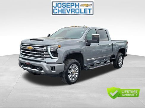 Certified 2024 Chevrolet Silverado 3500 High Country w/ High Country Premium Package AWD/4WD image 2