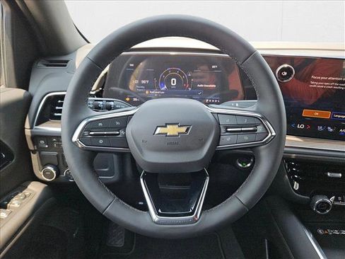 New 2025 Chevrolet Suburban High Country image 18