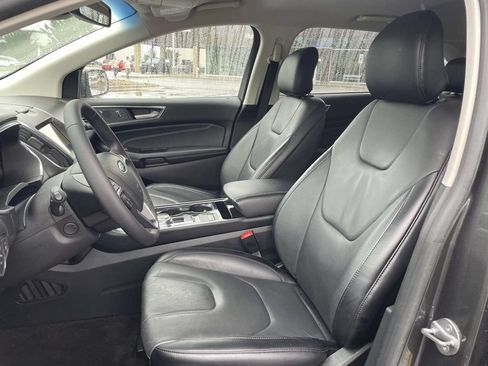 Used 2019 Ford Edge Titanium FWD image 8