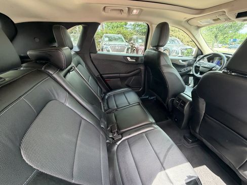 Used 2020 Ford Escape Titanium w/ Titanium Premium Package 2.0 AWD/4WD image 14