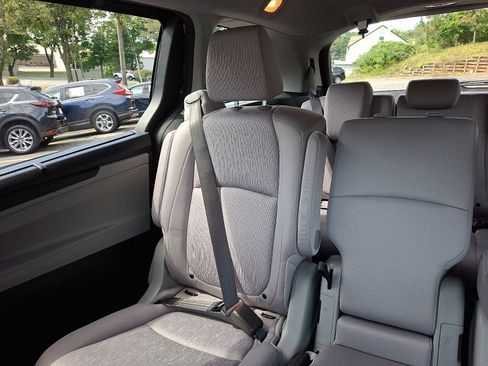 Used 2020 Honda Odyssey EX image 17