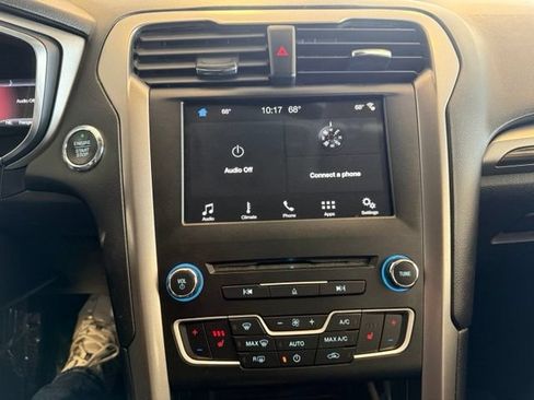 Used 2018 Ford Fusion SE w/ Equipment Group 602A FWD image 13