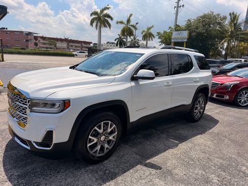 Used 2020 GMC Acadia SLT FWD image 2