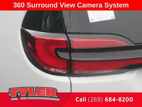 New 2027 Chrysler Pacifica Limited FWD image 12