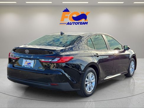 Used 2025 Toyota Camry LE FWD image 10