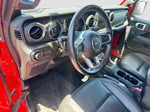 Used 2022 Jeep Wrangler Unlimited Sahara w/ Cold Weather Group AWD/4WD image 10