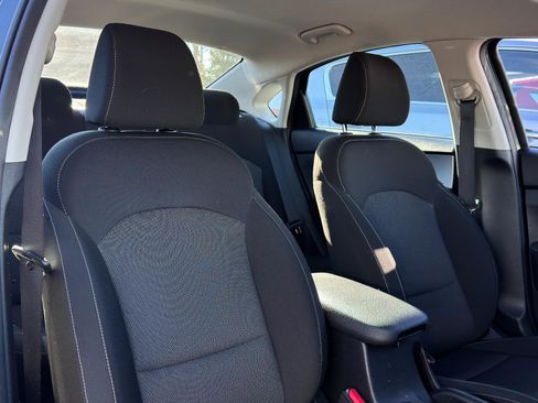 Used 2023 Kia Forte LXS image 27