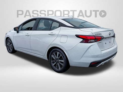 Used 2021 Nissan Versa SV image 5