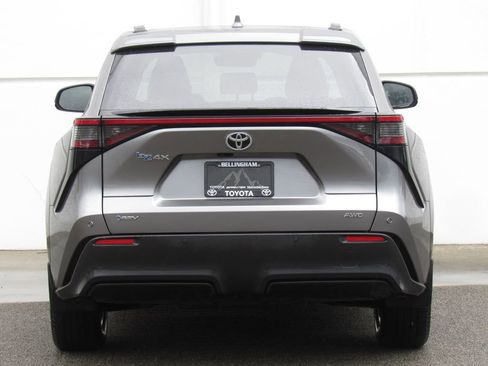 Used 2024 Toyota bZ4X XLE w/ Weather Package image 7