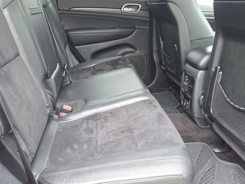 Used 2018 Jeep Grand Cherokee Altitude AWD/4WD image 13