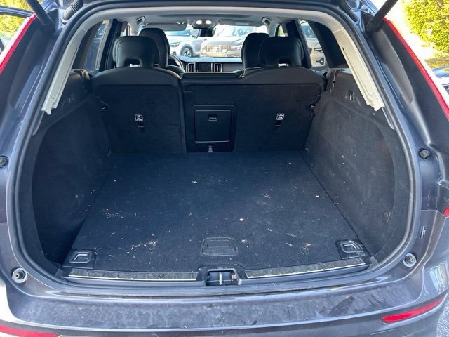 Used 2025 Volvo XC60 B5 Plus AWD/4WD image 14