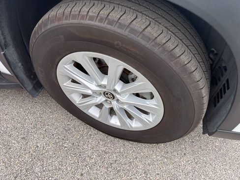 Used 2025 Toyota Grand Highlander AWD image 4