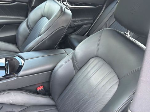 Used 2019 Maserati Ghibli S GranLusso AWD/4WD image 30