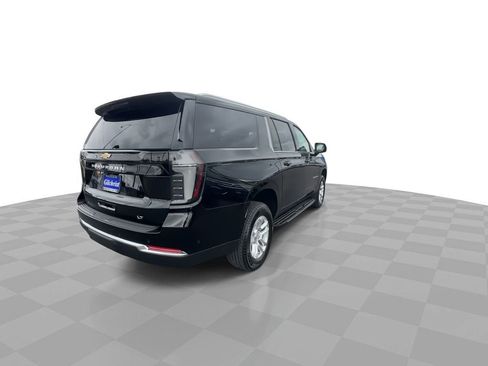 New 2026 Chevrolet Suburban LT AWD/4WD image 7