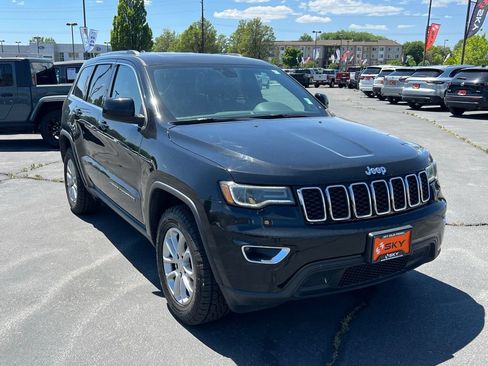 Used 2021 Jeep Grand Cherokee Laredo AWD/4WD image 5