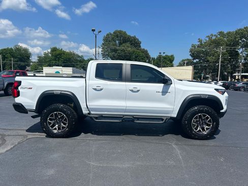 Used 2024 Chevrolet Colorado ZR2 w/ ZR2 Convenience Package III AWD/4WD image 4