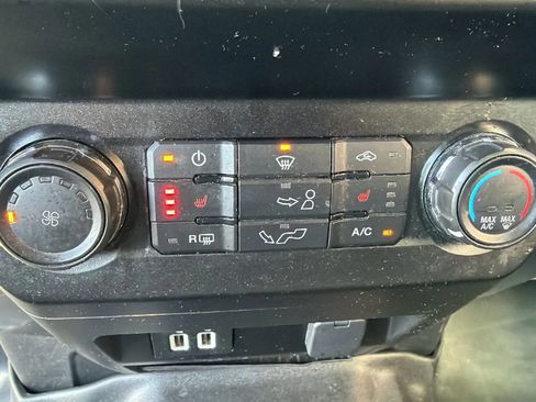 Used 2019 Ford F150 XLT w/ Equipment Group 302A Luxury image 24