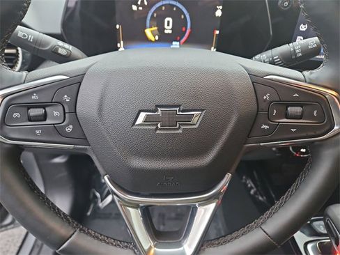 Used 2025 Chevrolet Trax ACTIV w/ Driver Confidence Package image 11