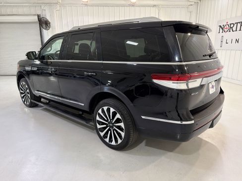Used 2022 Lincoln Navigator Reserve image 27