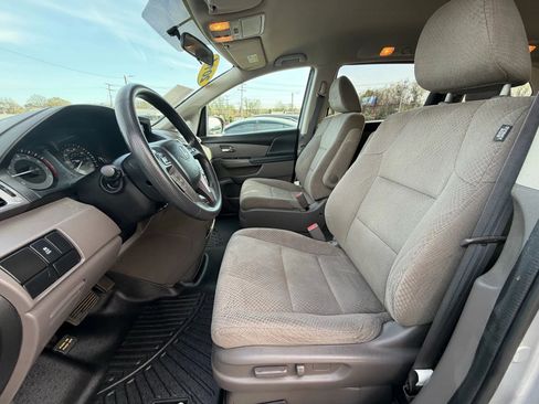 Used 2014 Honda Odyssey LX image 24
