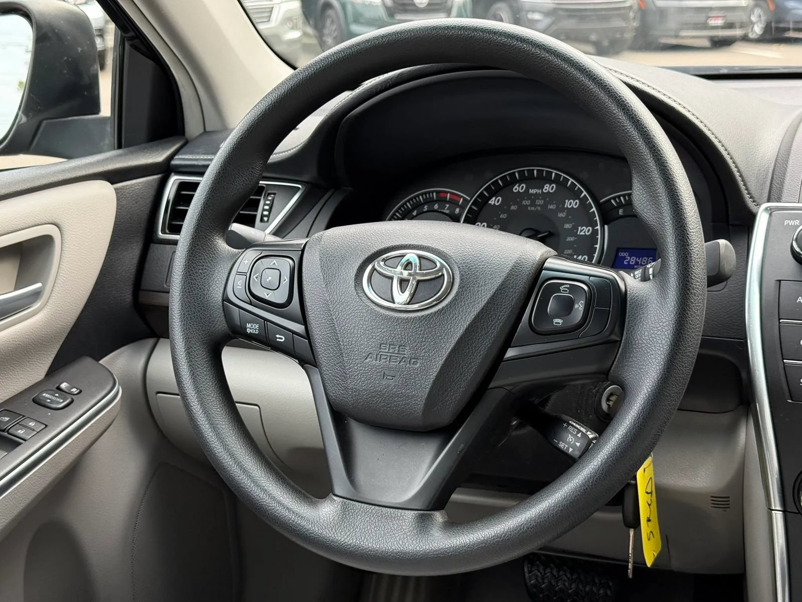 Used 2015 Toyota Camry LE FWD image 15