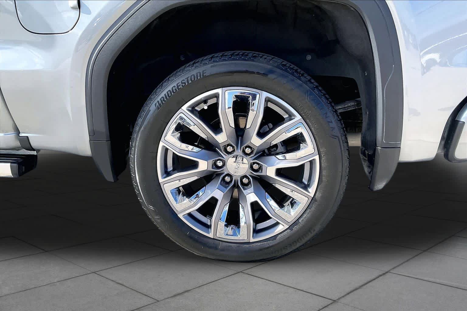 Used 2024 GMC Sierra 1500 Denali w/ Denali Reserve Package AWD/4WD image 11