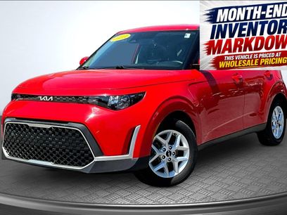 Used 2023 Kia Soul LX w/ LX Technology Package