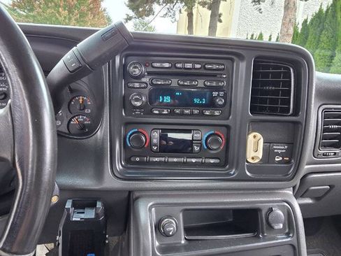 Used 2006 Chevrolet Silverado 3500 LT w/ Heavy-Duty Power Package image 12